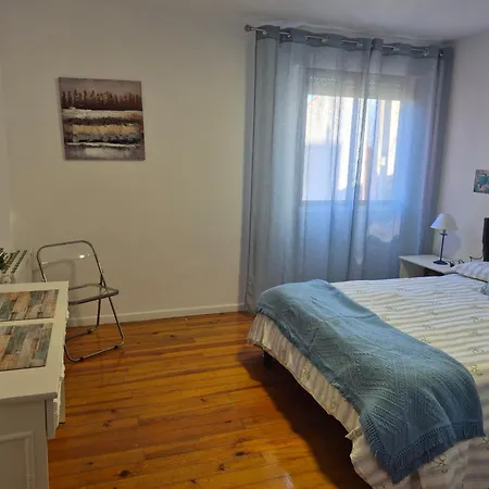 En El Centro Cerca De Vialia Homestay