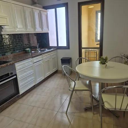 Homestay En El Centro Cerca De Vialia *